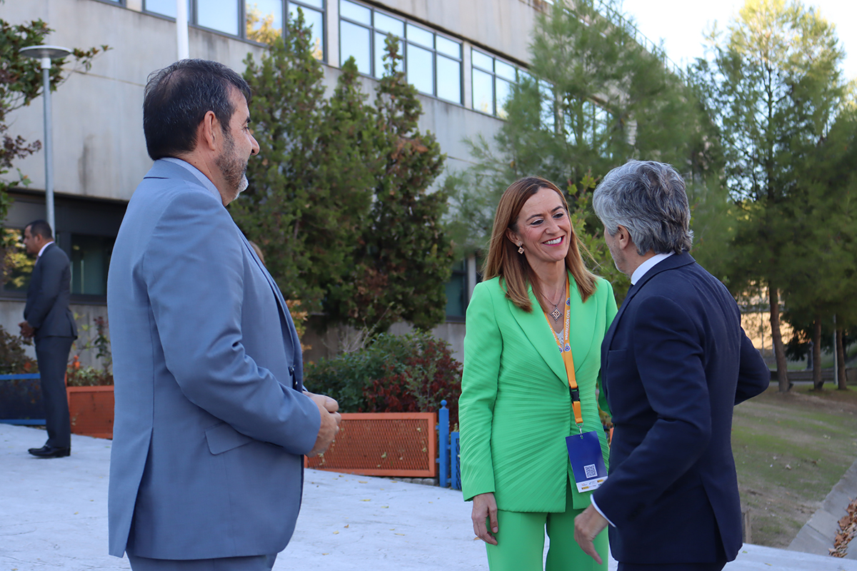 Clausura de la Conferencia con el ministro del Interior.